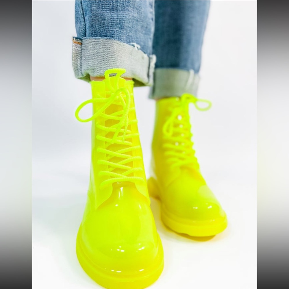 Qupid bright neon jelly yellow lace up combat boots size 6